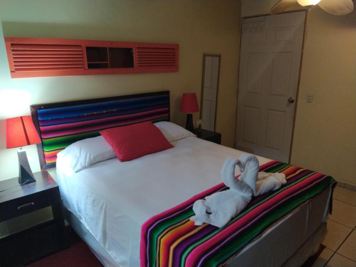 Hotel Antiguo Antiguo Cuscatlán Екстериор снимка