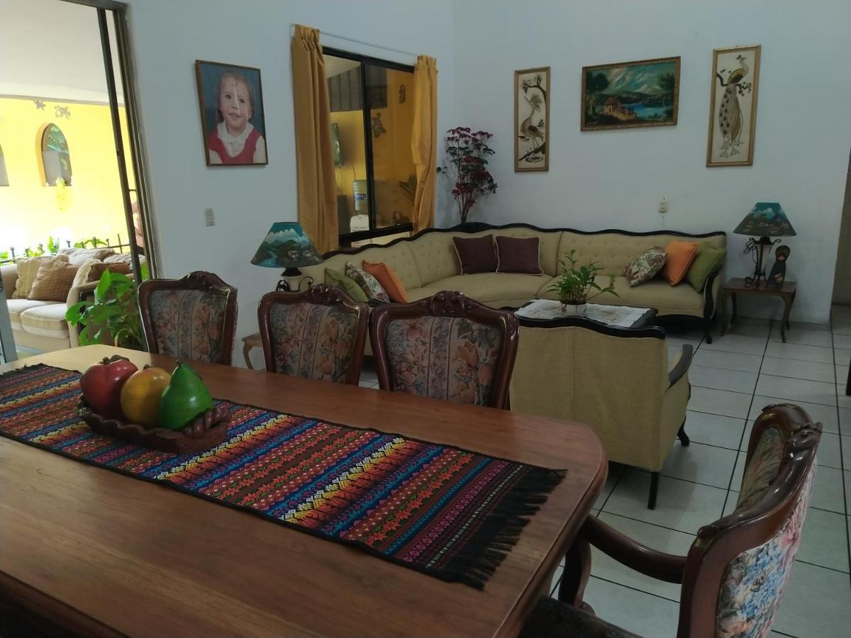 Hotel Antiguo Antiguo Cuscatlán Екстериор снимка
