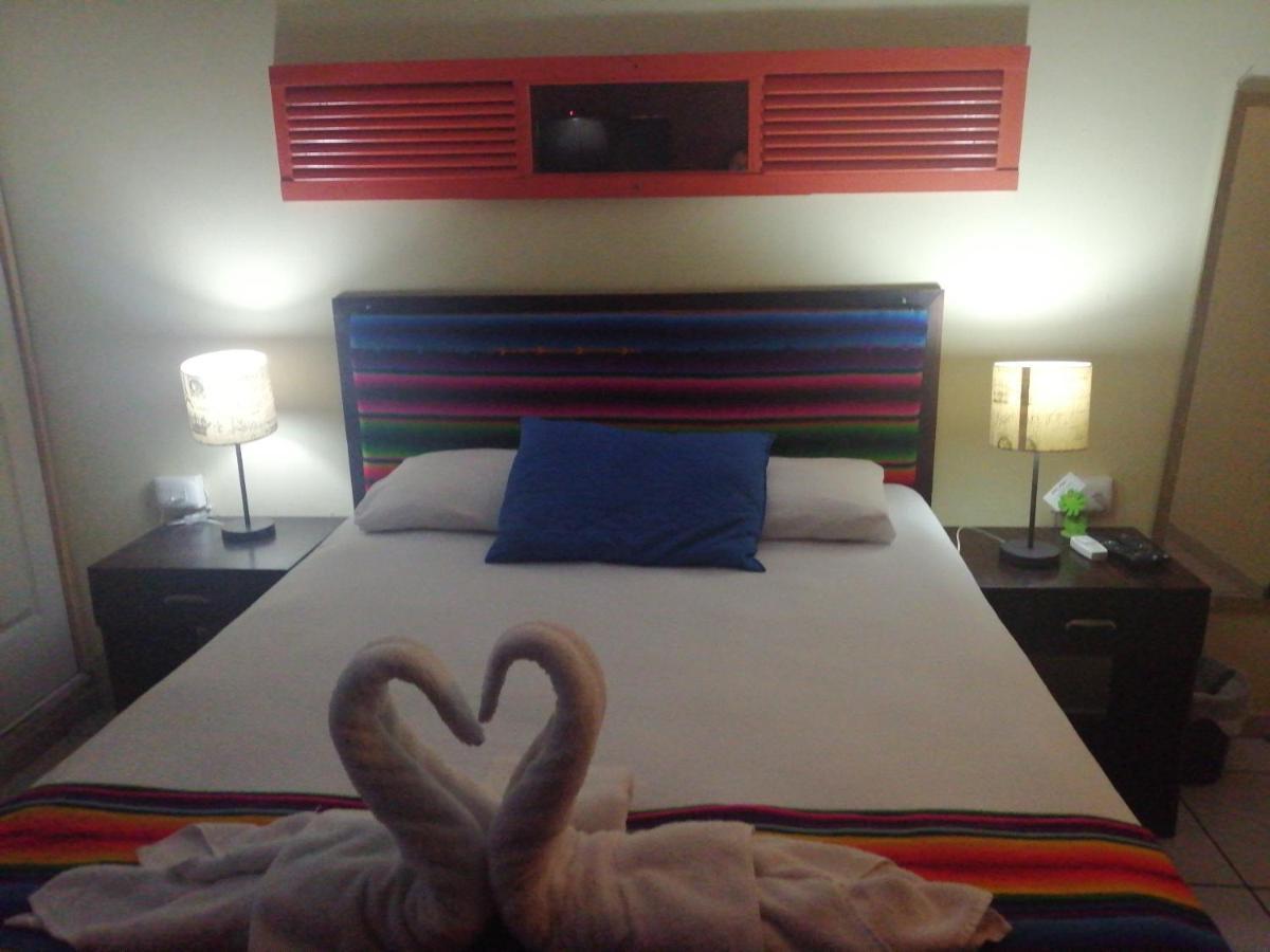 Hotel Antiguo Antiguo Cuscatlán Екстериор снимка