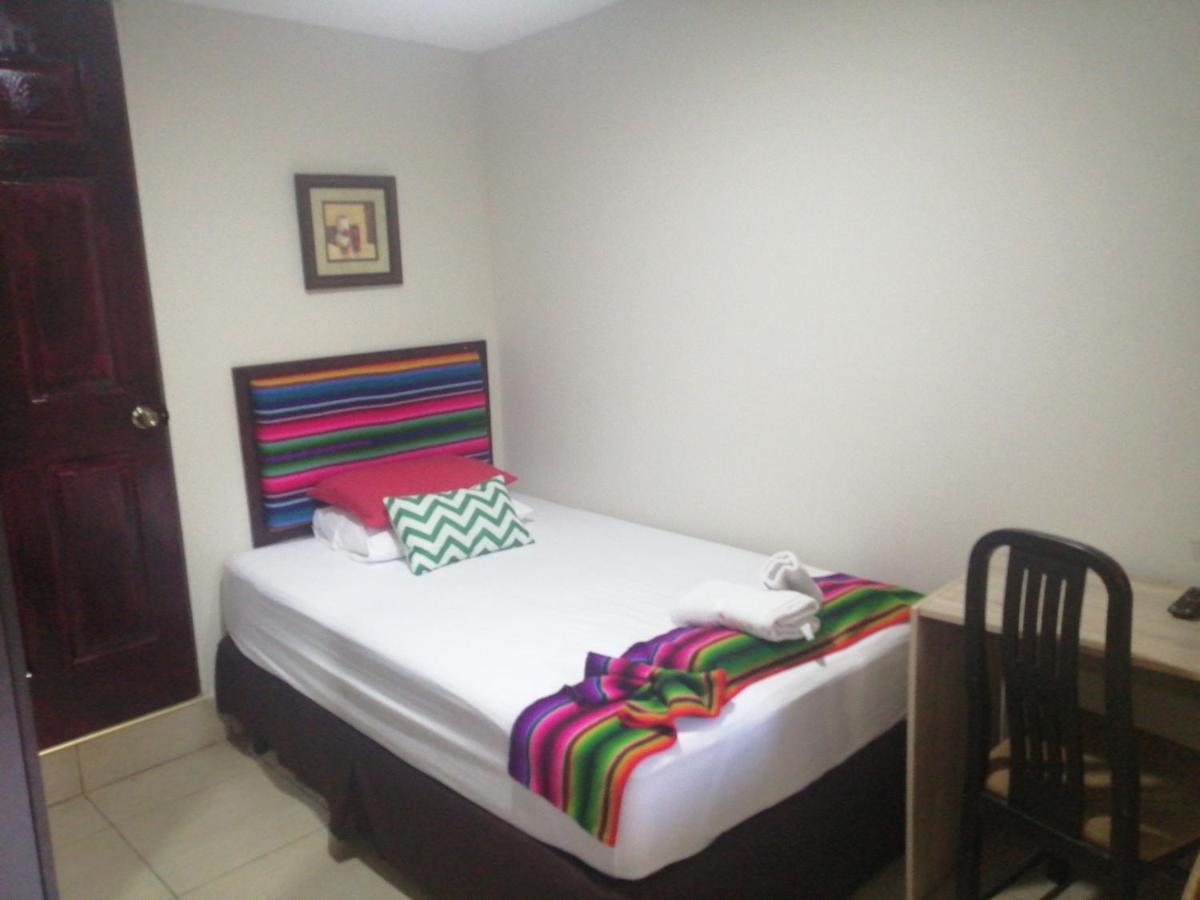 Hotel Antiguo Antiguo Cuscatlán Екстериор снимка