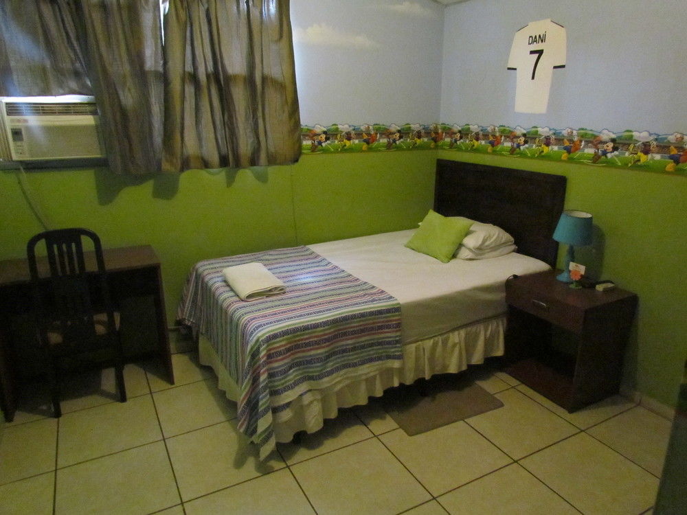 Hotel Antiguo Antiguo Cuscatlán Екстериор снимка