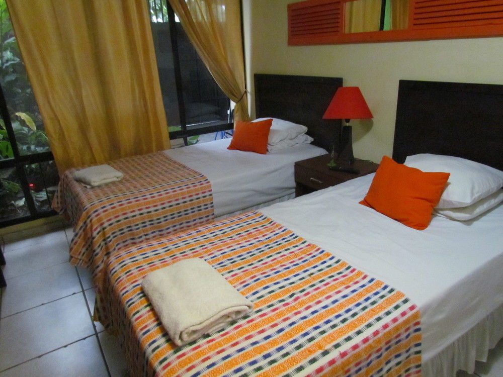 Hotel Antiguo Antiguo Cuscatlán Екстериор снимка