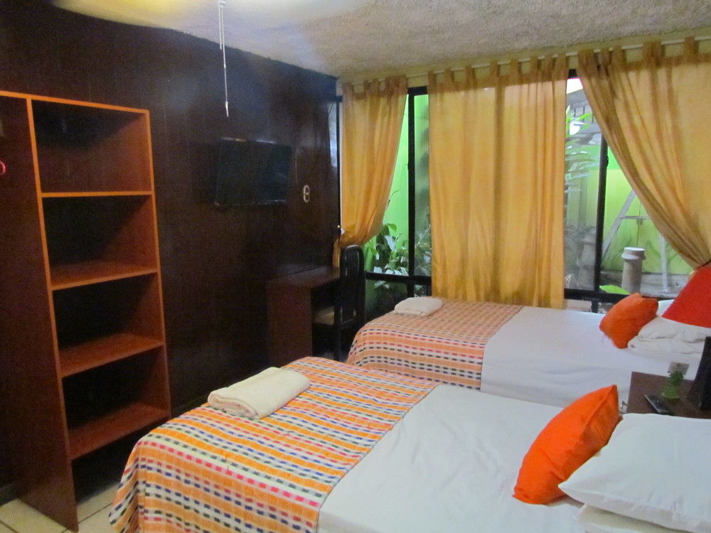 Hotel Antiguo Antiguo Cuscatlán Екстериор снимка