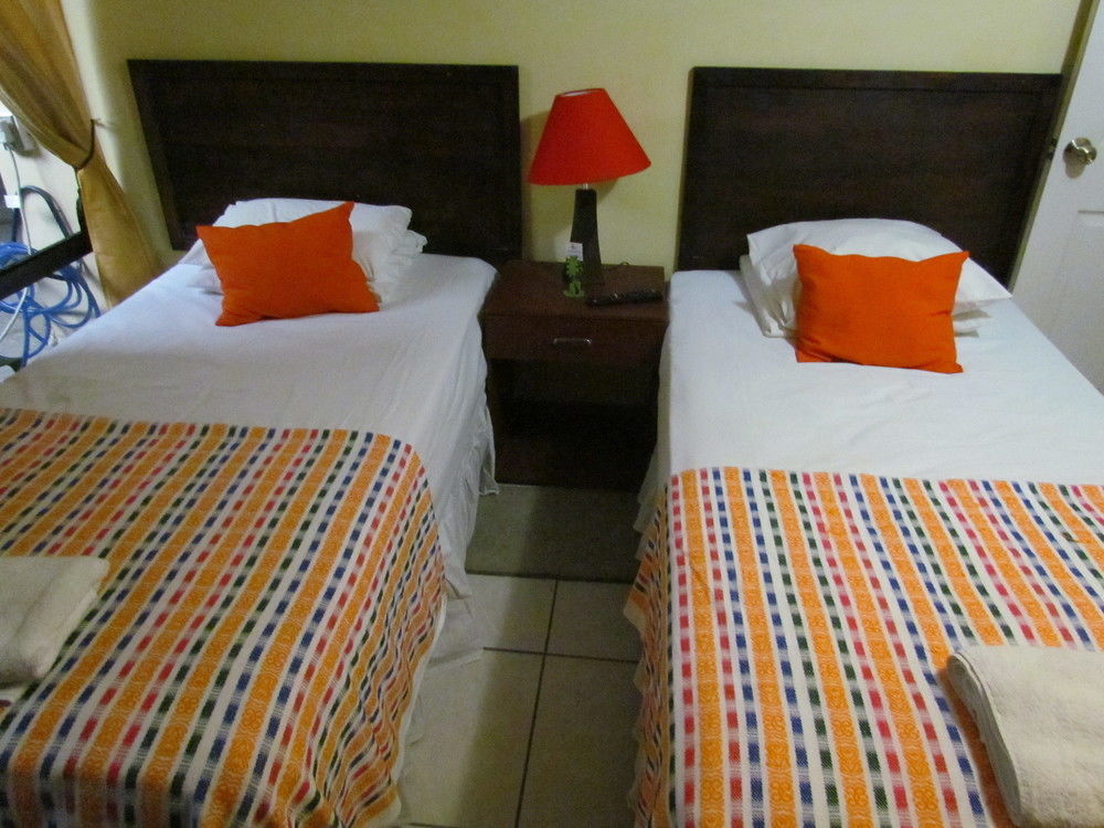 Hotel Antiguo Antiguo Cuscatlán Екстериор снимка