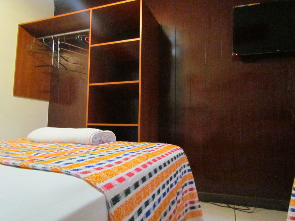 Hotel Antiguo Antiguo Cuscatlán Екстериор снимка