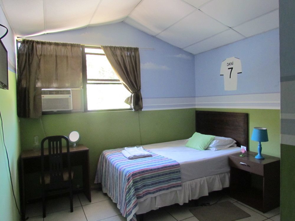 Hotel Antiguo Antiguo Cuscatlán Екстериор снимка