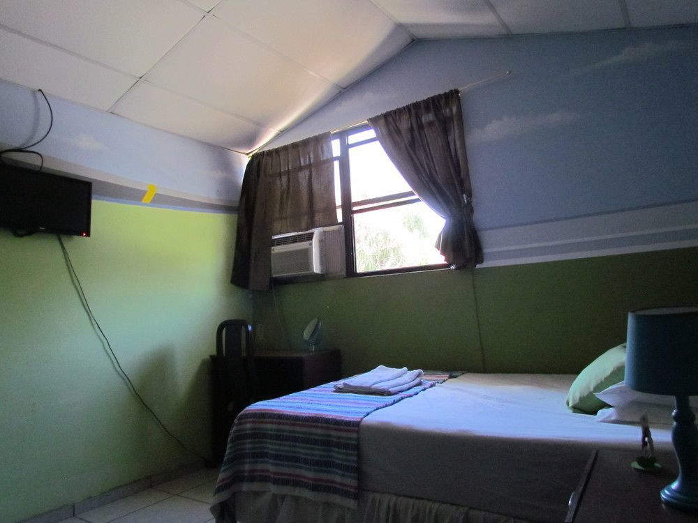 Hotel Antiguo Antiguo Cuscatlán Екстериор снимка